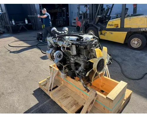 MITSUBISHI 4M50-6AT8 Engine Assembly