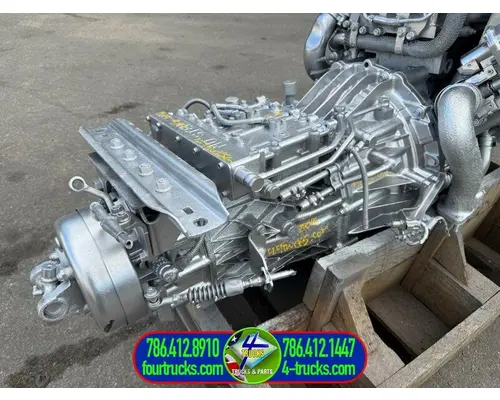 MITSUBISHI 4P10 Transmission Assembly