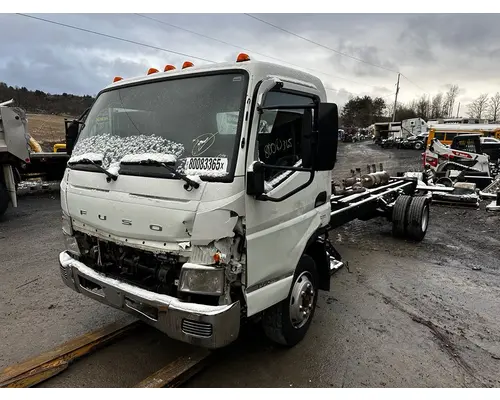 MITSUBISHI FE-160 Complete Vehicle