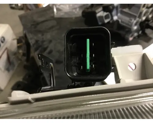 MITSUBISHI FUSO HEADLAMP