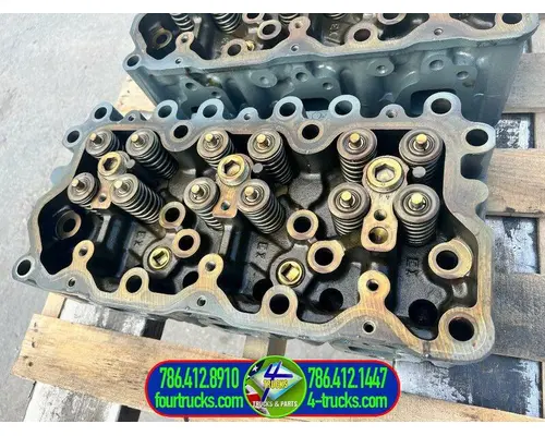 Mack 5352M Cylinder Head