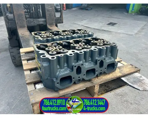 Mack 5352M Cylinder Head