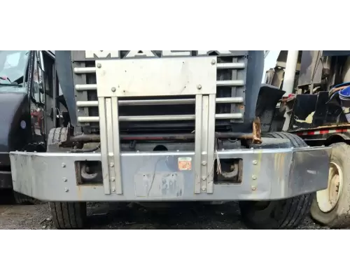 Mack 700 Bumper Assembly, Front