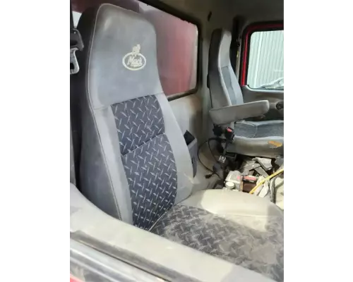 Mack 700 Seat, Front