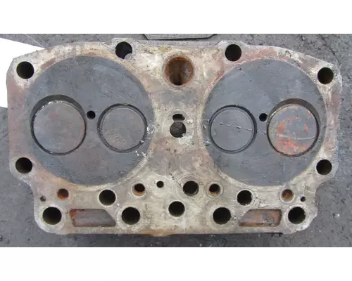 Mack 865 Cylinder Head