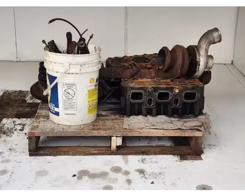 Mack AMI-370 Engine Assembly