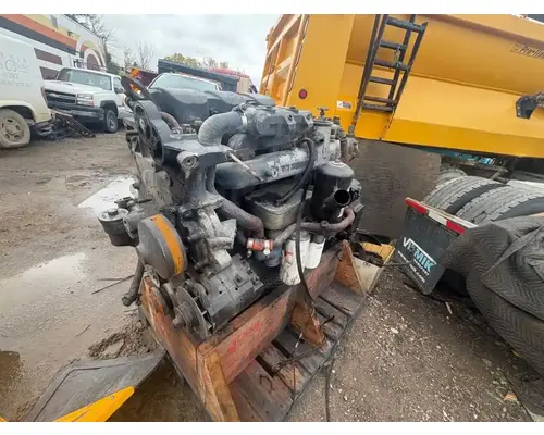 Mack AMI-370 Engine Assembly
