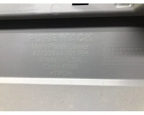 Mack AN (ANTHEM) Body, Misc. Parts