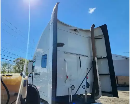 Mack Anthem Cab