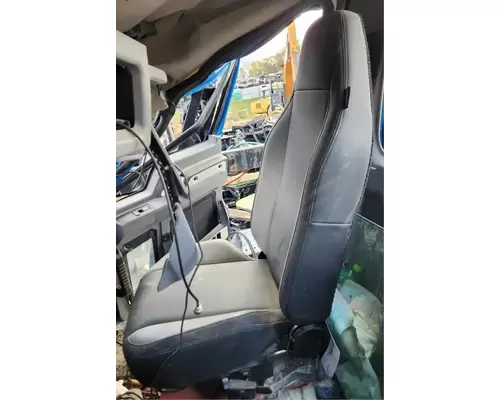 Mack Anthem Seat, Front