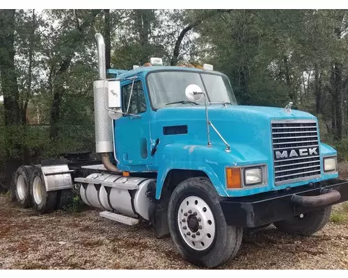 Mack CH 613 Complete Vehicle