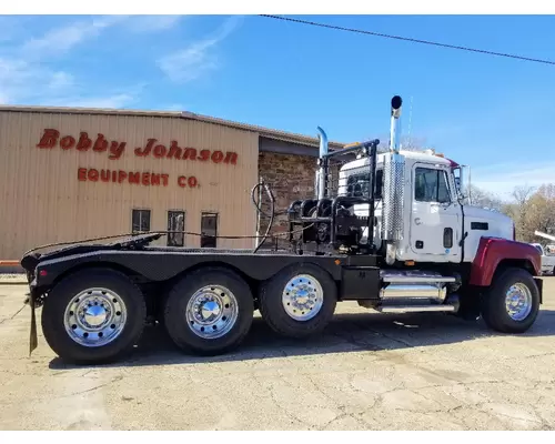 Mack CH 613 Complete Vehicle