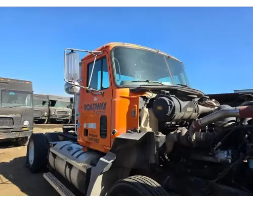 Mack CH612 Cab