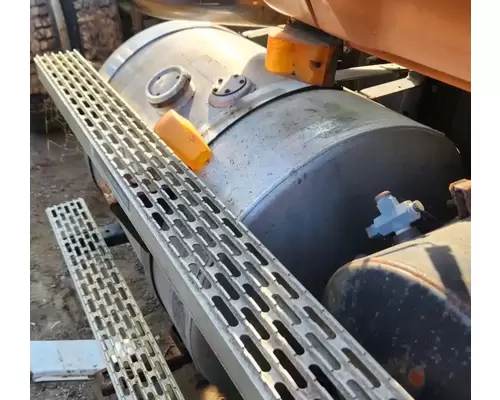 Mack CH612 Fuel Tank