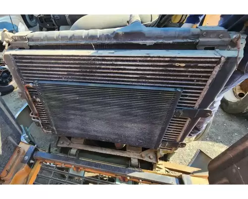 Mack CH612 Intercooler