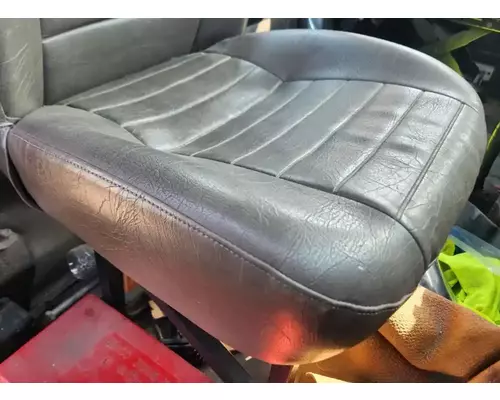 Mack CH612 Seat, Front