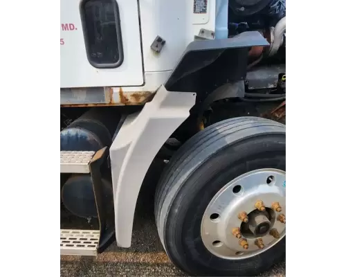 Mack CH613 Fender Extension