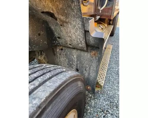 Mack CH613 Fender Extension