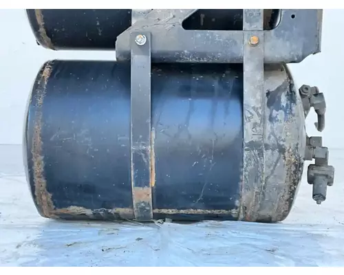 Mack CHN613 Air Tank