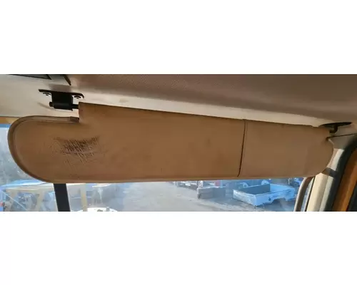 Mack CHN613 Sun Visor (External)