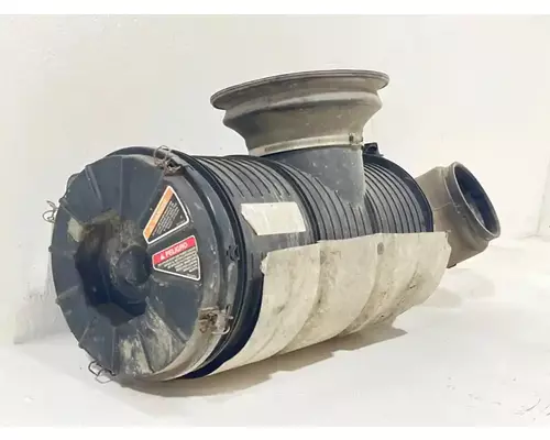 Mack CHU613 Air Cleaner