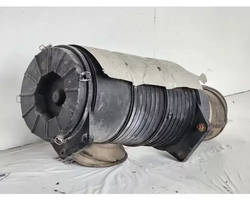 Mack CHU613 Air Cleaner