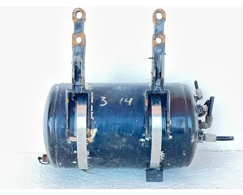 Mack CHU613 Air Tank