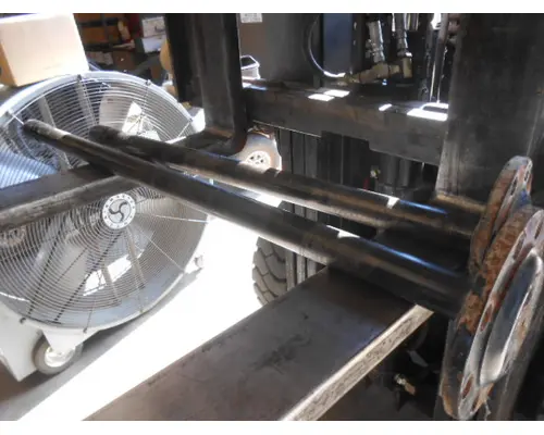 Mack CHU613 Axle Shaft