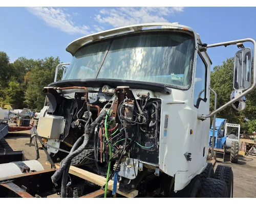 Mack CHU613 Cab