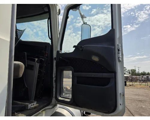 Mack CHU613 Cab