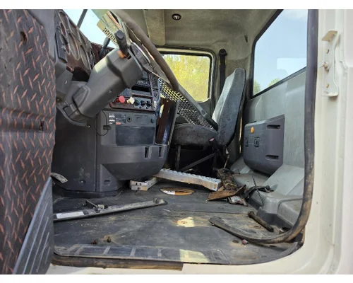 Mack CHU613 Cab
