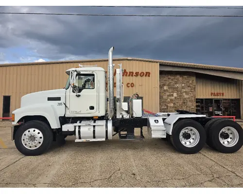 Mack CHU613 Complete Vehicle