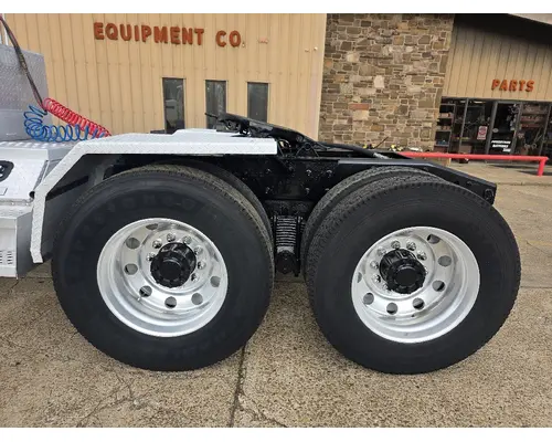 Mack CHU613 Complete Vehicle