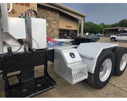 Mack CHU613 Complete Vehicle