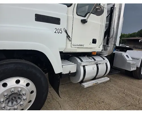 Mack CHU613 Complete Vehicle