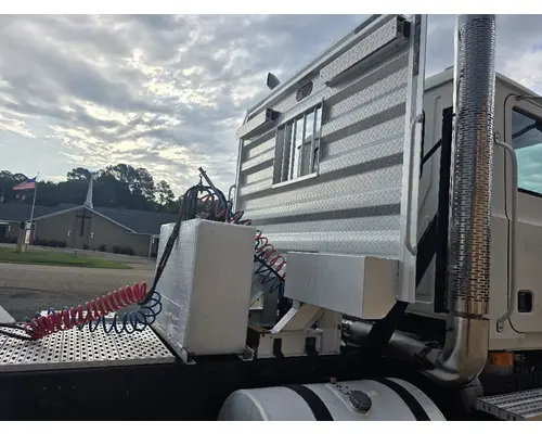 Mack CHU613 Complete Vehicle