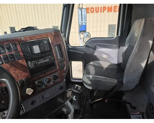 Mack CHU613 Complete Vehicle