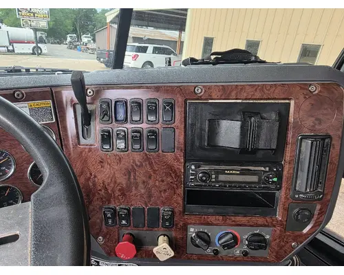 Mack CHU613 Complete Vehicle