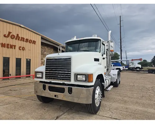 Mack CHU613 Complete Vehicle