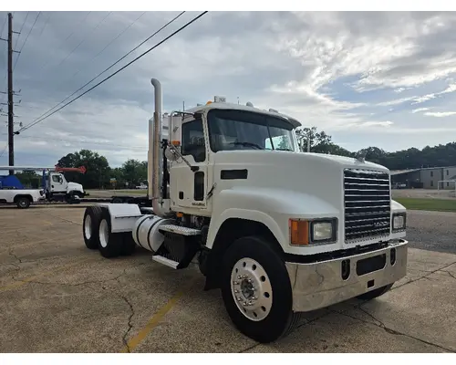 Mack CHU613 Complete Vehicle
