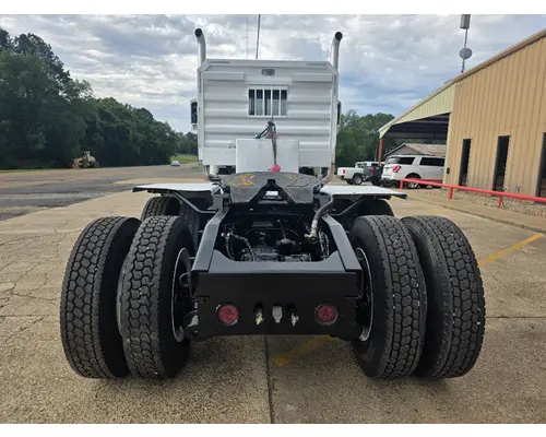 Mack CHU613 Complete Vehicle