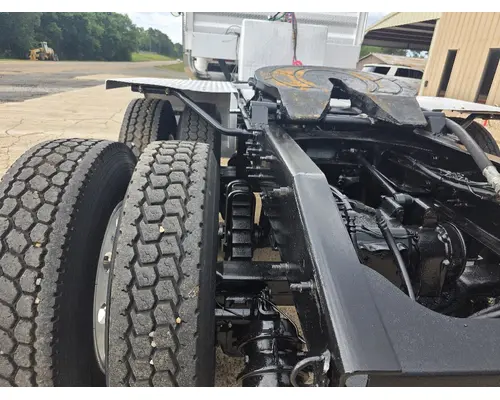 Mack CHU613 Complete Vehicle