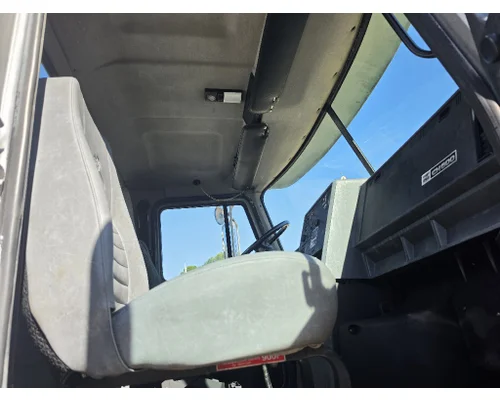 Mack CHU613 Complete Vehicle