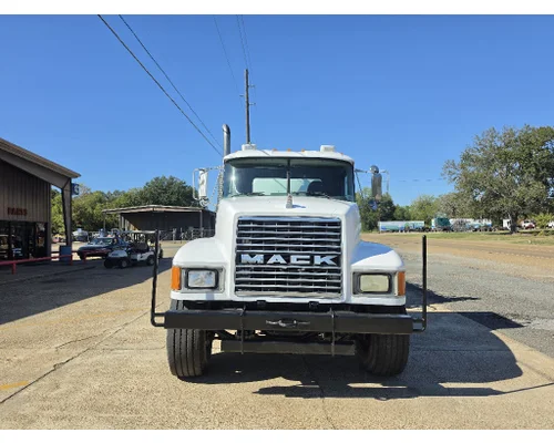 Mack CHU613 Complete Vehicle