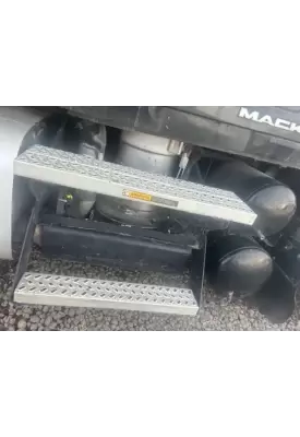 Mack CHU613 DPF (Diesel Particulate Filter)