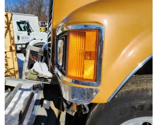 Mack CHU613 Headlamp Assembly