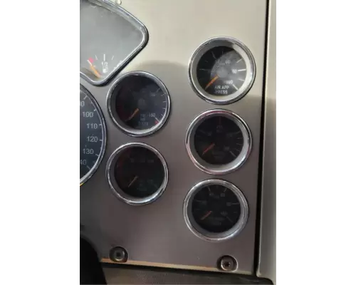 Mack CHU613 Instrument Cluster