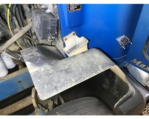Mack CH Fender, Inner