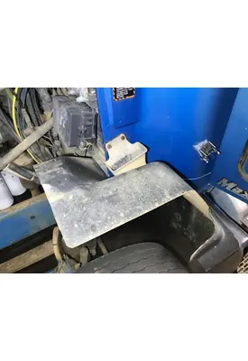 Mack CH Fender, Inner