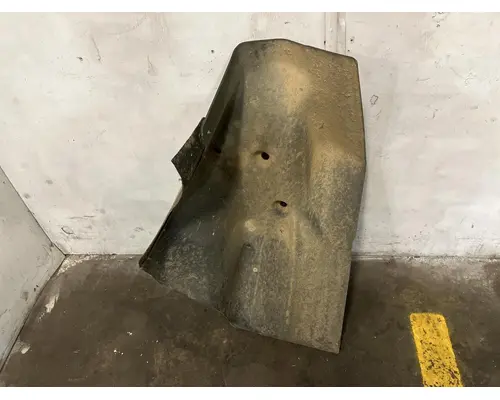 Mack CH Fender, Inner